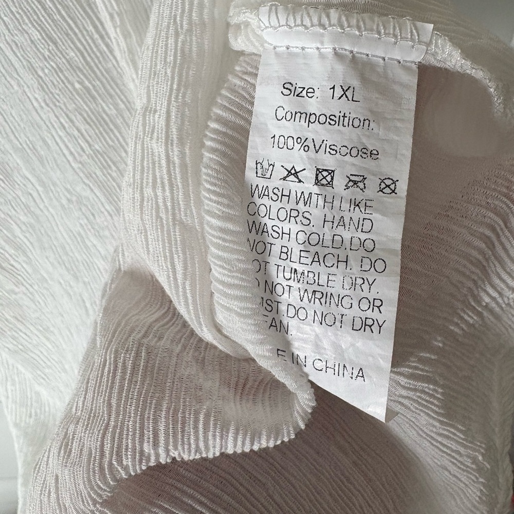 Textured White Viscose Open Front Top/Swim Cover Up | Size 1XL - Picture 5 of 6